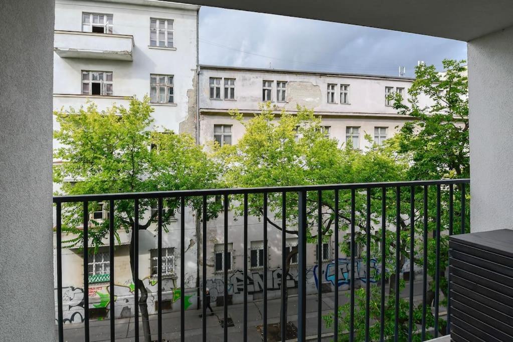 New Modern Apartment In City Center ブラチスラヴァ エクステリア 写真